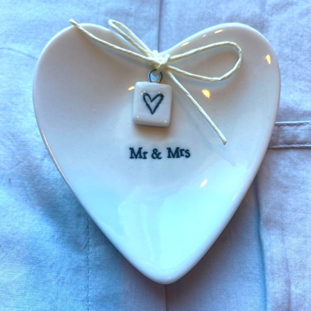 Mr. & Mrs. ring holder